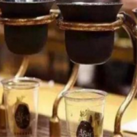 茶阁里的猫眼石饮品加盟