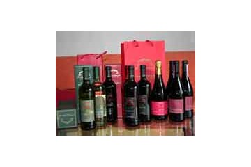 上海多且多贸易有限公司